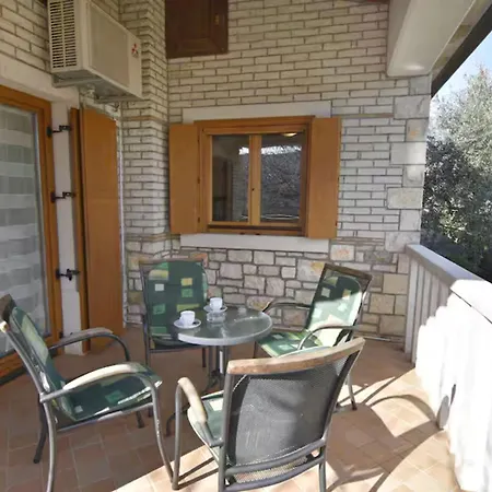 Appartement Flat With Shared Pool In