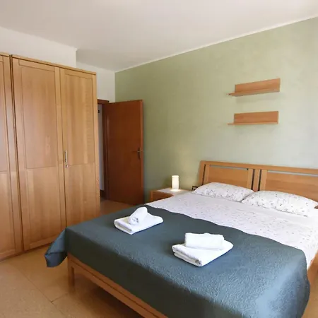 Flat With Shared Pool In Appartement *