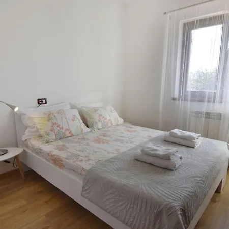 Flat With Shared Pool In *