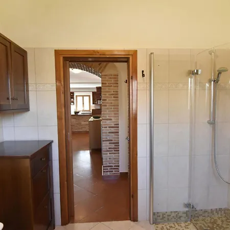 Flat With Shared Pool In Appartement Fiorini
