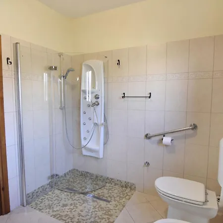 Flat With Shared Pool In Appartement